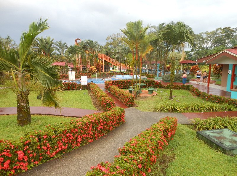 Los Laureles gallery