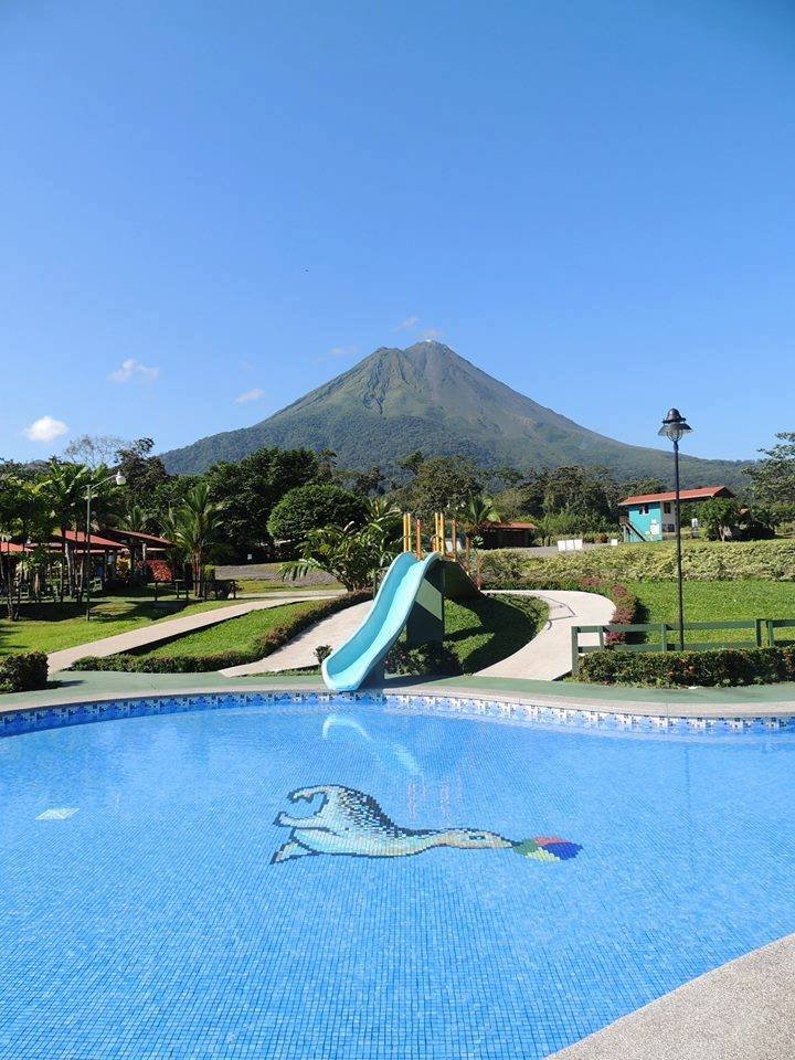 Los Laureles gallery